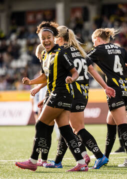 Häckens Felicia Schröder jublar