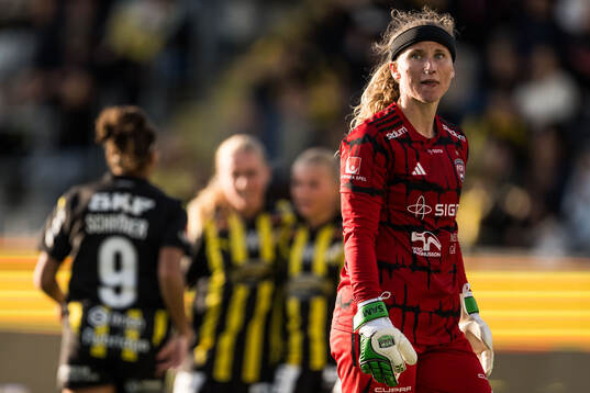Rosengårds målvakt Samantha Leshnak Murphy deppar