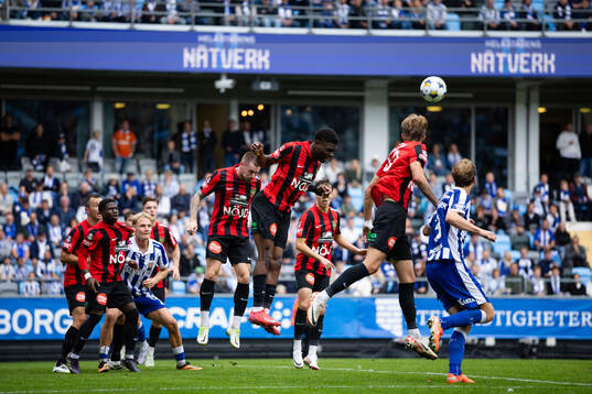 Brommapojkarnas Issiaga Camara nickar