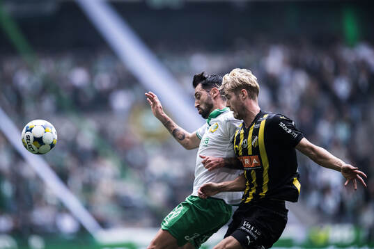 Hammarbys Nahir Besara och Häckens Filip Helander