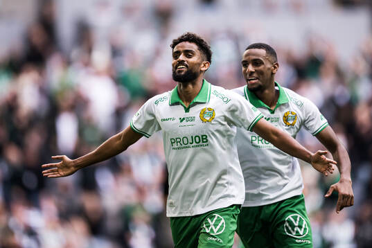 Hammarbys Tesfaldet Tekie och Paulos Abraham jublar
