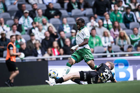 Hammarbys Okeke Obilor Denzel och Häckens Olle Samuelsson