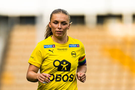 Marte Bjelde Hjelmhaug of LSK Kvinner