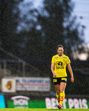 Carina Wik Alfredsen of LSK Kvinner looks dejected
