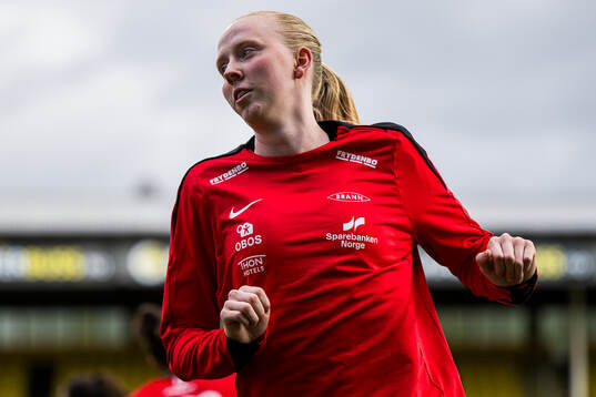 Tomine Svendheim of Brann warms up