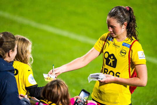 Carina Wik Alfredsen of LSK Kvinner