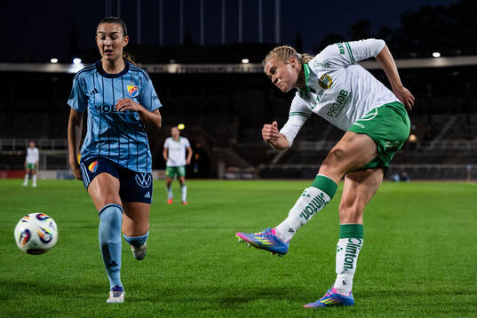 Djurgårdens Lucia Duras och Hammarbys Julie Blakstad
