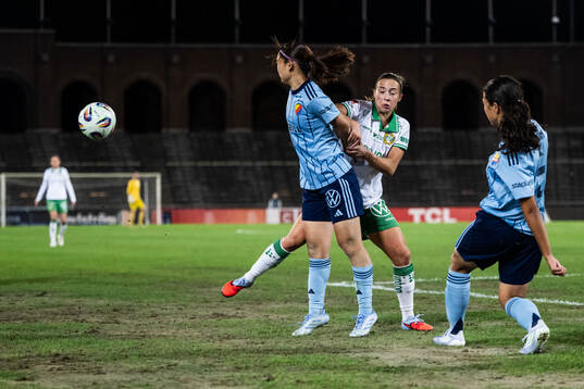Hammarbys Vilma Emilia Koivisto mot Djurgårdens Urara