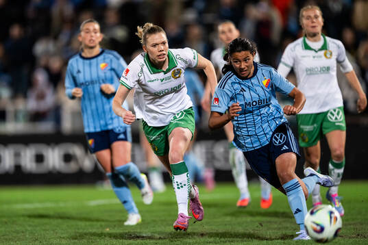 Hammarbys Bea Sprung och Djurgårdens Annika Svensson