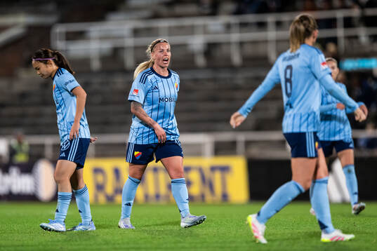 Djurgårdens Therese Åsland reagerar
