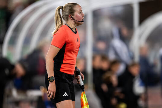 Linjedomare Josefine Bastås