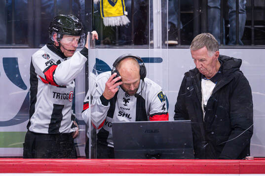 Domare Mikael Holm och domare Marcus Linde