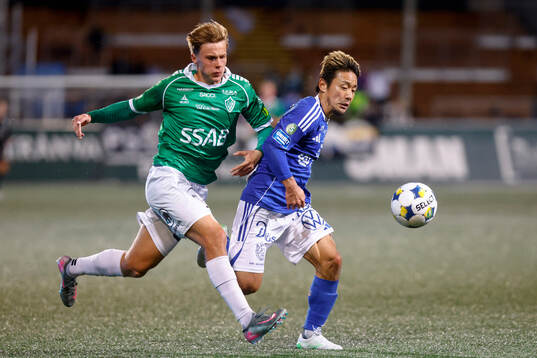 Brages Noah Östberg och GIF Sundsvalls Taiki Kagayama