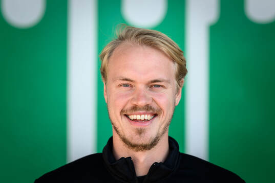 Rögles assisterande tränare i U16 Jakob Bondesson