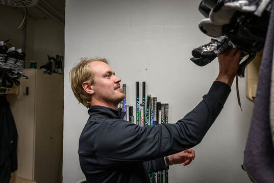 Rögles assisterande tränare i U16 Jakob Bondesson