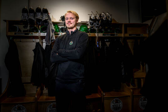 Rögles assisterande tränare i U16 Jakob Bondesson