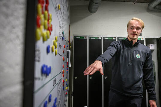 Rögles assisterande tränare i U16 Jakob Bondesson