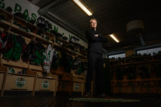 Rögles assisterande tränare i U16 Jakob Bondesson