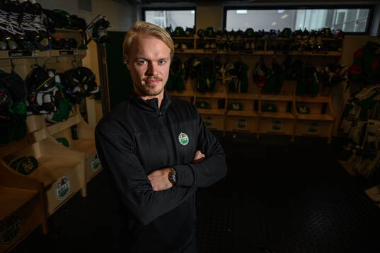 Rögles assisterande tränare i U16 Jakob Bondesson