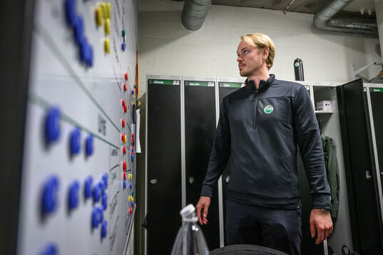 Rögles assisterande tränare i U16 Jakob Bondesson