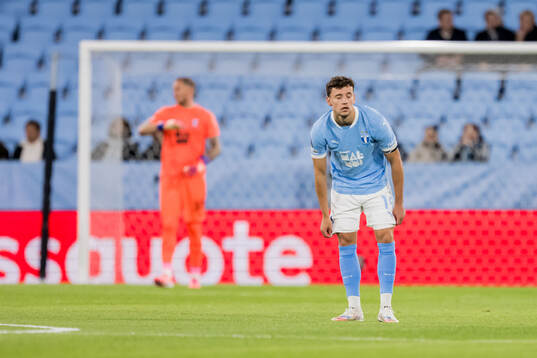 Colin Rösler of Malmö FF looks dejected