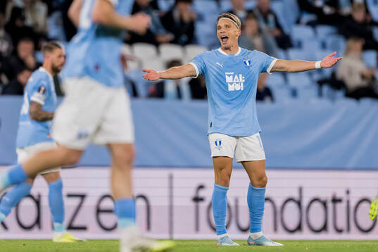Jens Stryger Larsen of Malmö FF reacts
