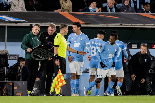 Stefano Vecchia and Taha Ali of Malmö FF