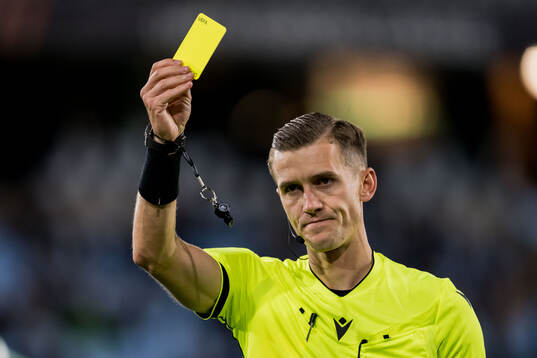 Referee Manfredas Lukjancukas