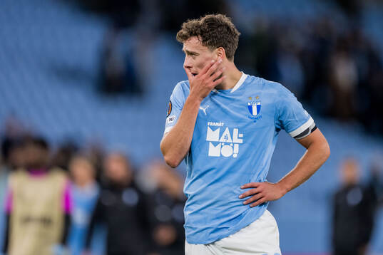 Colin Rösler of Malmö FF looks dejected