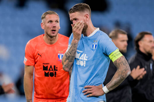 Robin Olsen and Pontus Jansson of Malmö FF look dejected