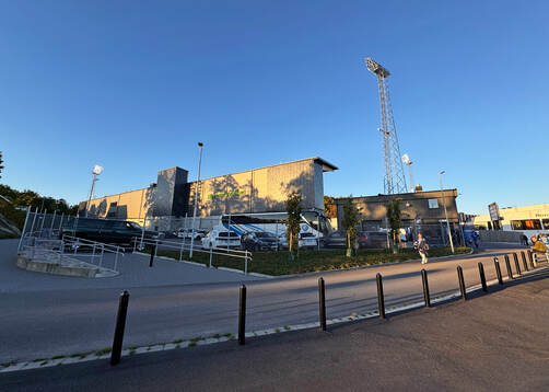 Utanför arenan