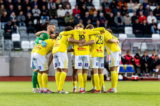 Falkenbergs spelare laddar för match