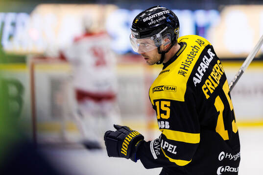 Västerås Tim Friberg jublar