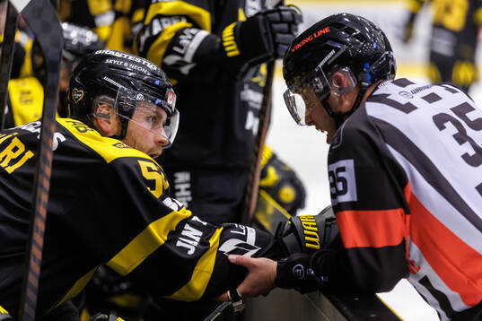Västerås Anton Mylläri och domare Joakim Flink