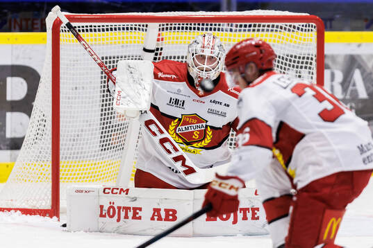 Almtunas målvakt Viktor Andrén