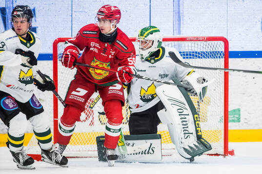 Moras Sander Wold och Östersunds målvakt Carl Lidö
