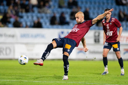 Örgrytes Amel Mujanic skjuter