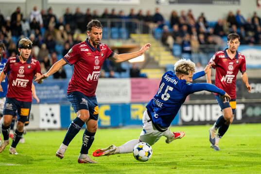 Örgrytes Jonathan Azulay fäller Trelleborgs Zean Peetz
