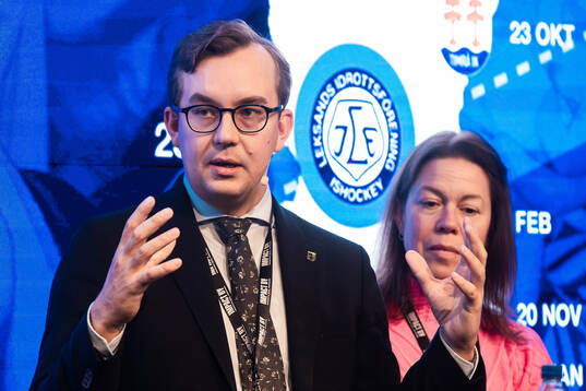 Sebastian Larsson, Leksands kommun