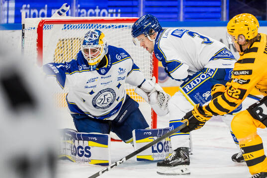 Leksands Marcus Gidlöf och Fred Nilsson och Skellefteås