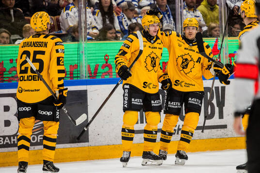 Skellefteås Oliver Okuliar jublar