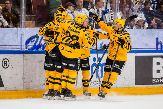 Skellefteås Pontus Johansson jublar
