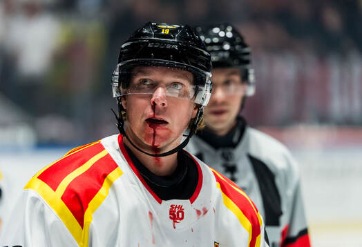 Brynäs Nicklas Bäckström blöder näsblod