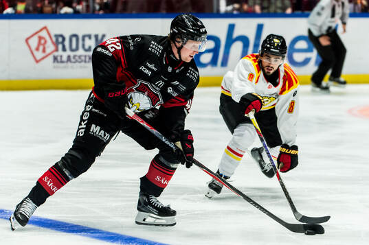 Malmö Redhawks Robin Salo och Brynäs Bobby Trivigno