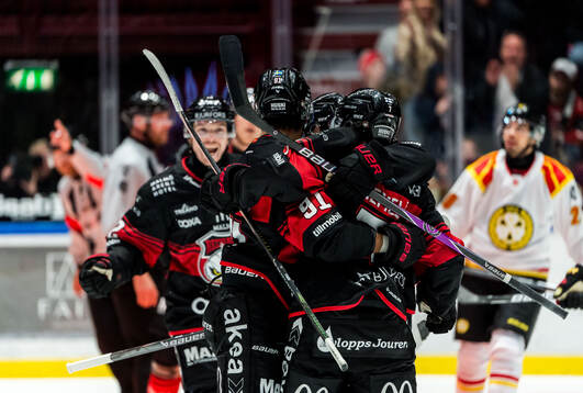 Malmö Redhawks Axel Sundberg jublar