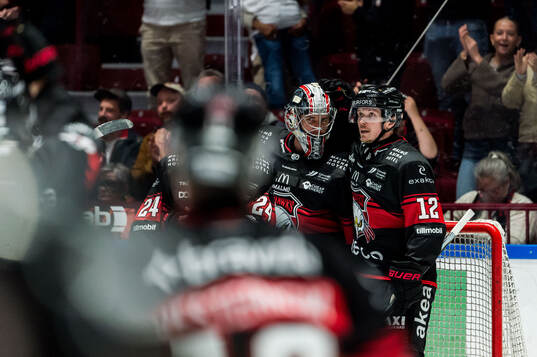 Malmö Redhawks målvakt Marek Langhamer och Linus Öberg
