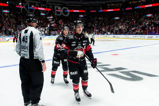 Malmö Redhawks Janne Kuokkanen jublar