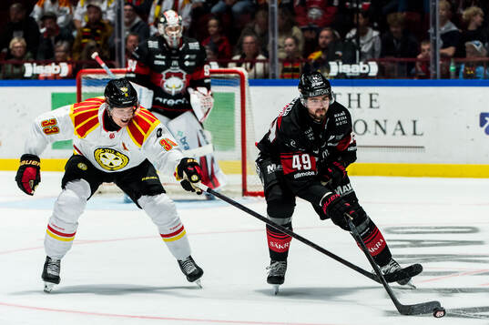 Brynäs Jakob Silfverberg och Malmö Redhawks Seth Barton