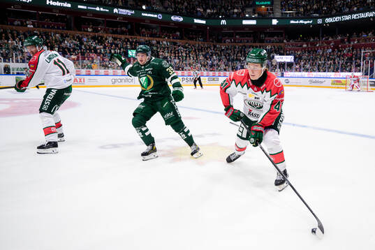 Färjestads Luke Philp och Frölundas Ivar Stenberg