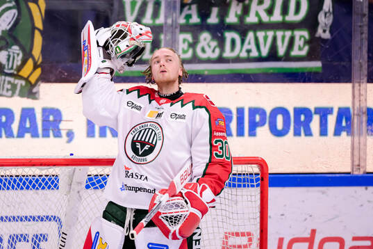 Frölundas målvakt Tobias Normann deppar